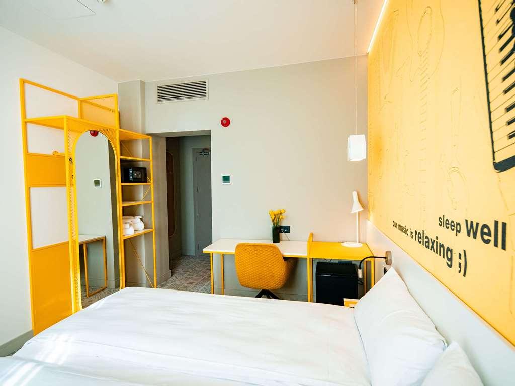 Ibis Styles Sibiu Arsenal Quarto foto